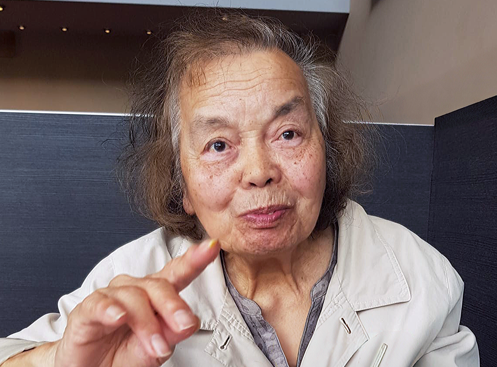 Green Orchid - Oma Olly 1950x1440